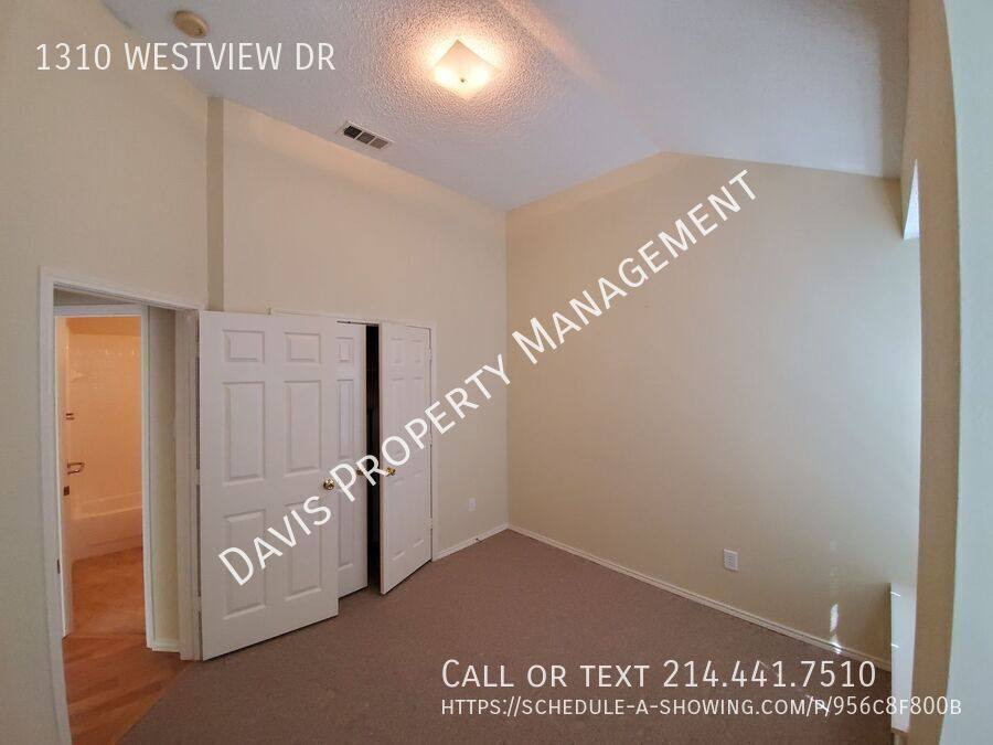 House for rent at 1310 Westview Dr, Garland, TX 75040