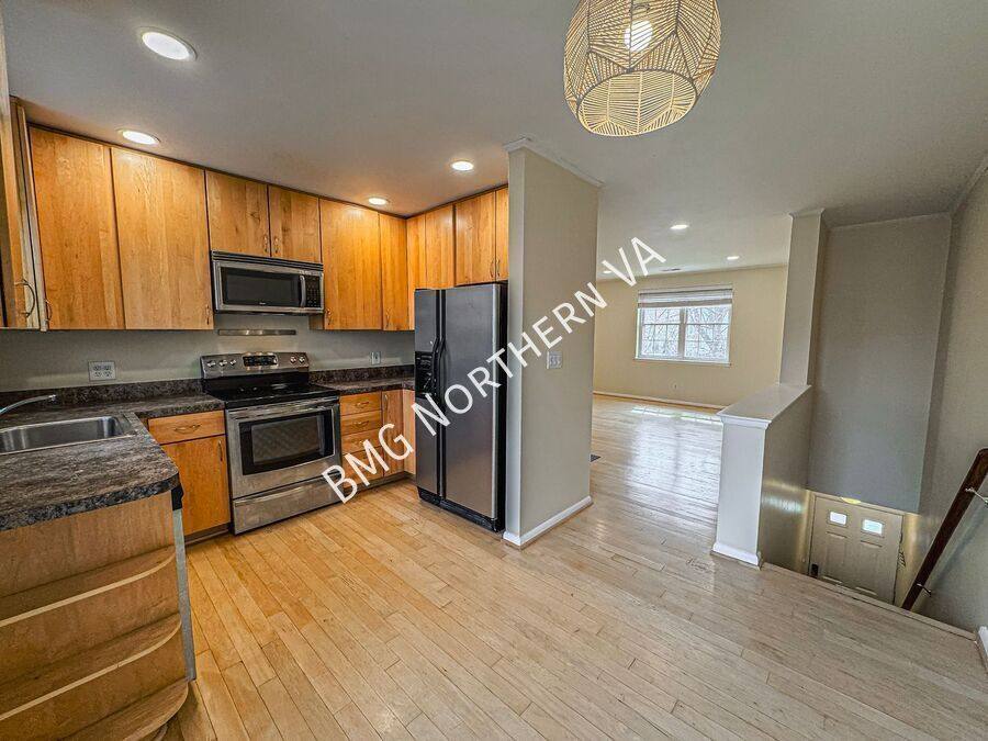 House for rent at 2831-D S Wakefield St #D, Arlington, VA 22206