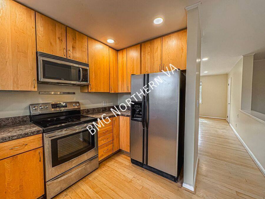 House for rent at 2831-D S Wakefield St #D, Arlington, VA 22206