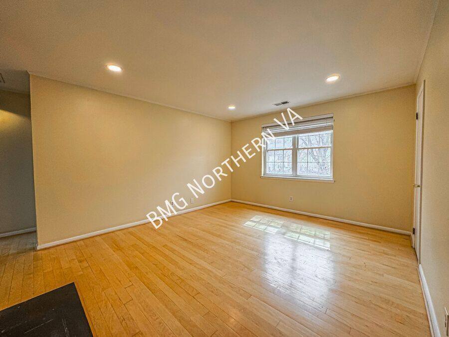 House for rent at 2831-D S Wakefield St #D, Arlington, VA 22206