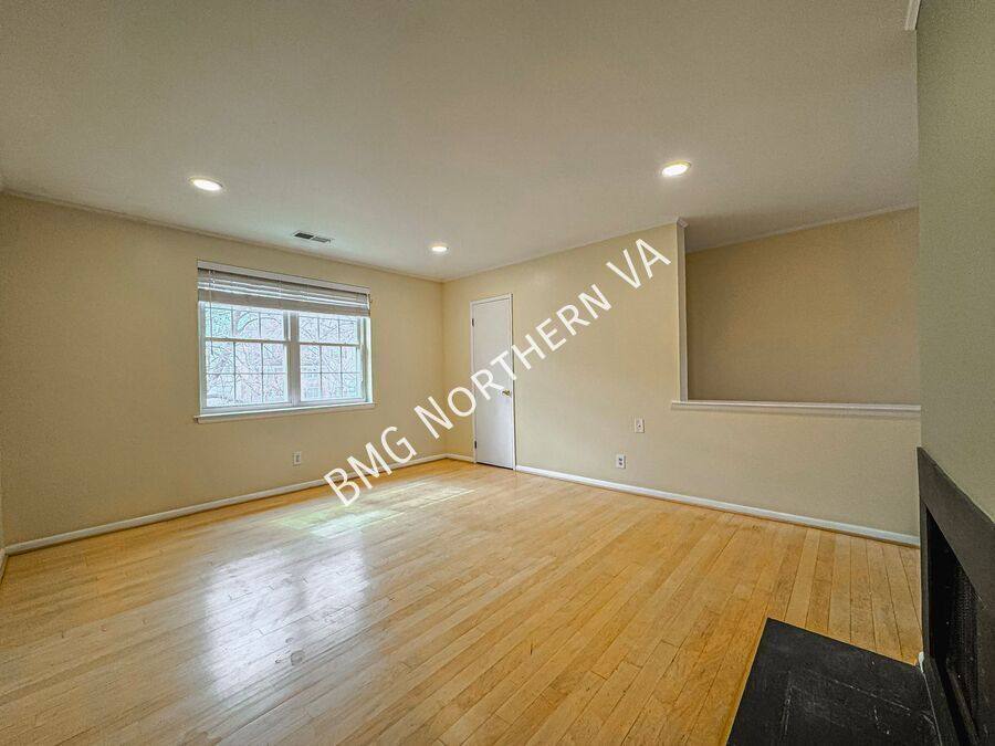House for rent at 2831-D S Wakefield St #D, Arlington, VA 22206