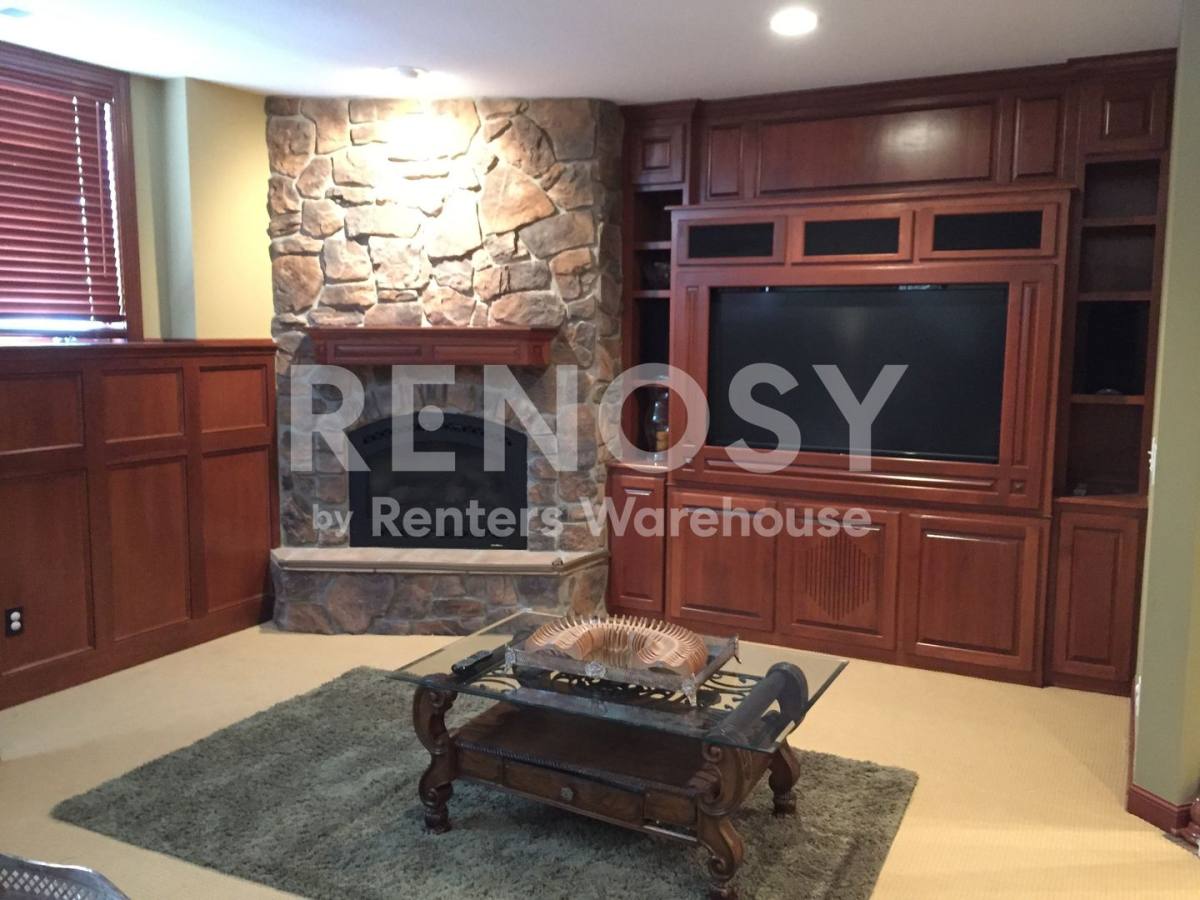 House for rent at 2470 Arnold Palmer Dr, Minneapolis, MN 55449