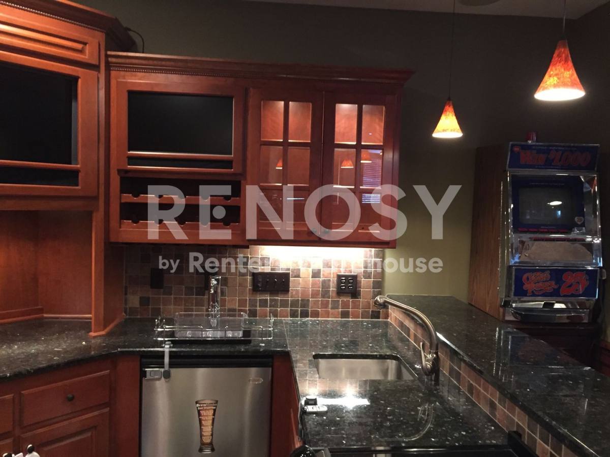House for rent at 2470 Arnold Palmer Dr, Minneapolis, MN 55449