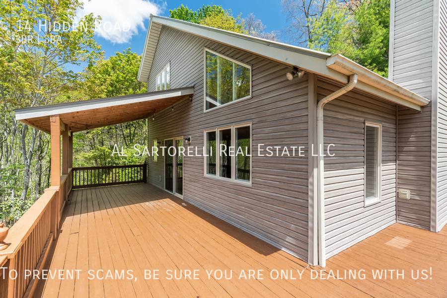 House for rent at 14 Hidden Rd, Clyde, NC 28721