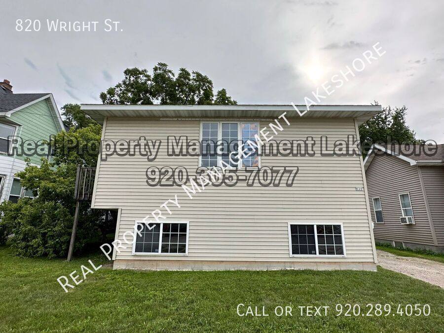 House for rent at 820 Wright St, Oshkosh, WI 54901
