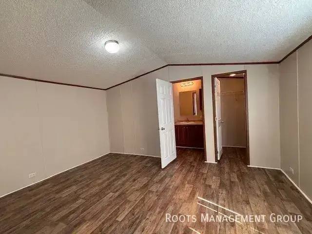 Apartment for rent at 2220 Dunkelburg Rd #910, Fort Wayne, IN 46819