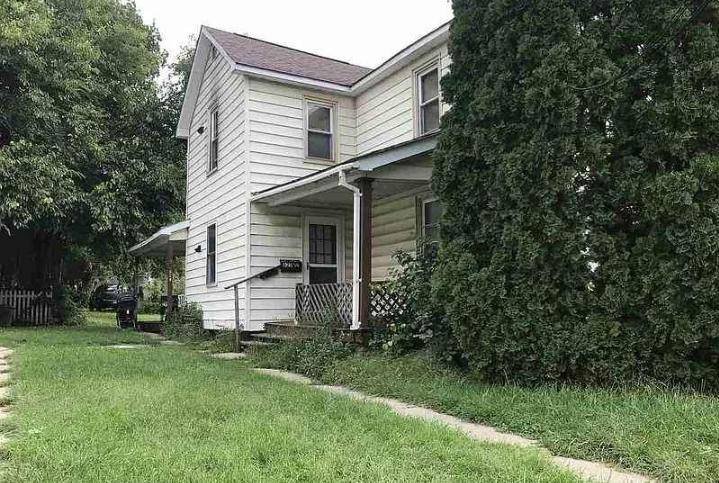 Apartment for rent at 620 1 2 W Cottonwood St #620-5, Freeport, IL 61032