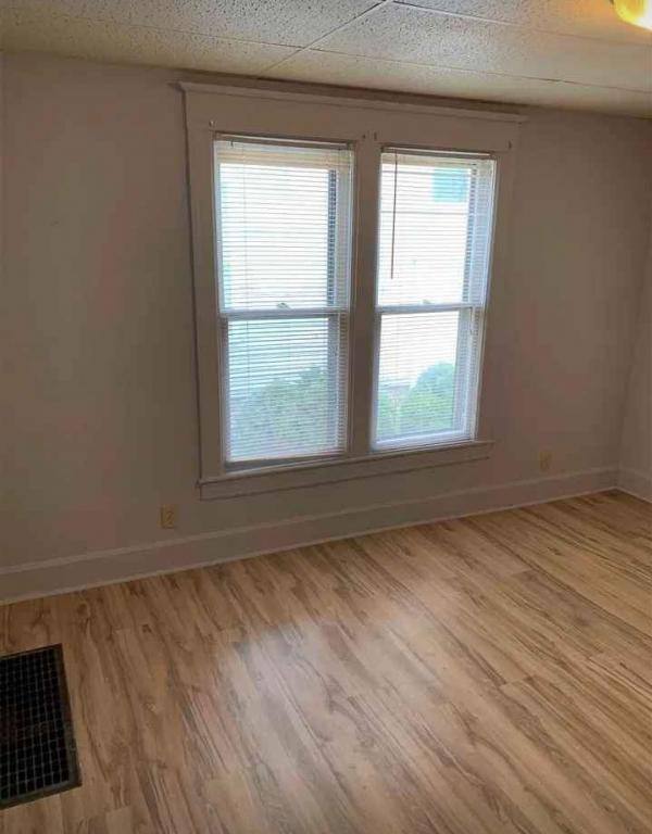 Apartment for rent at 620 1 2 W Cottonwood St #620-5, Freeport, IL 61032