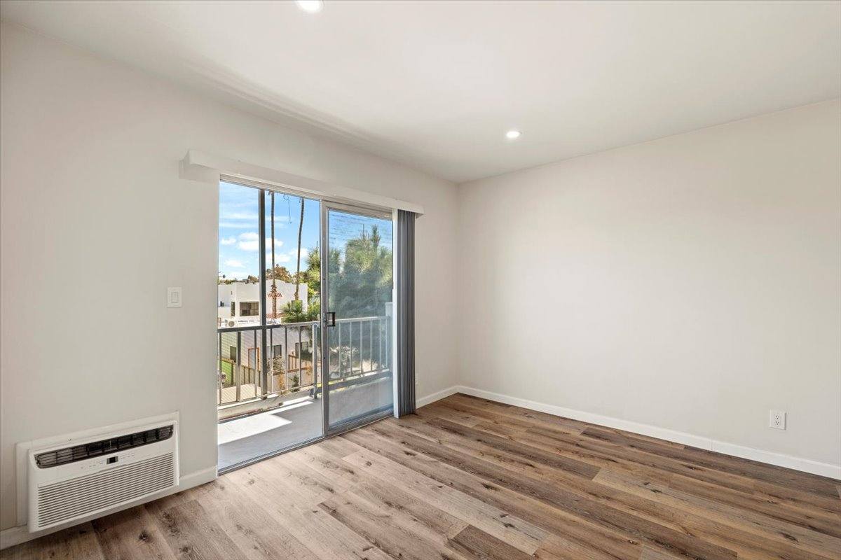 Apartment for rent at 2233 S Ridgeley Dr #301, Los Angeles, CA 90016