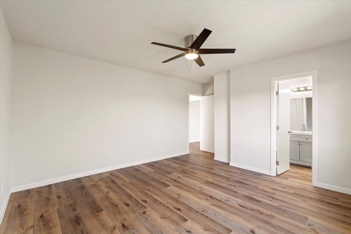 Apartment for rent at 2233 S Ridgeley Dr #301, Los Angeles, CA 90016