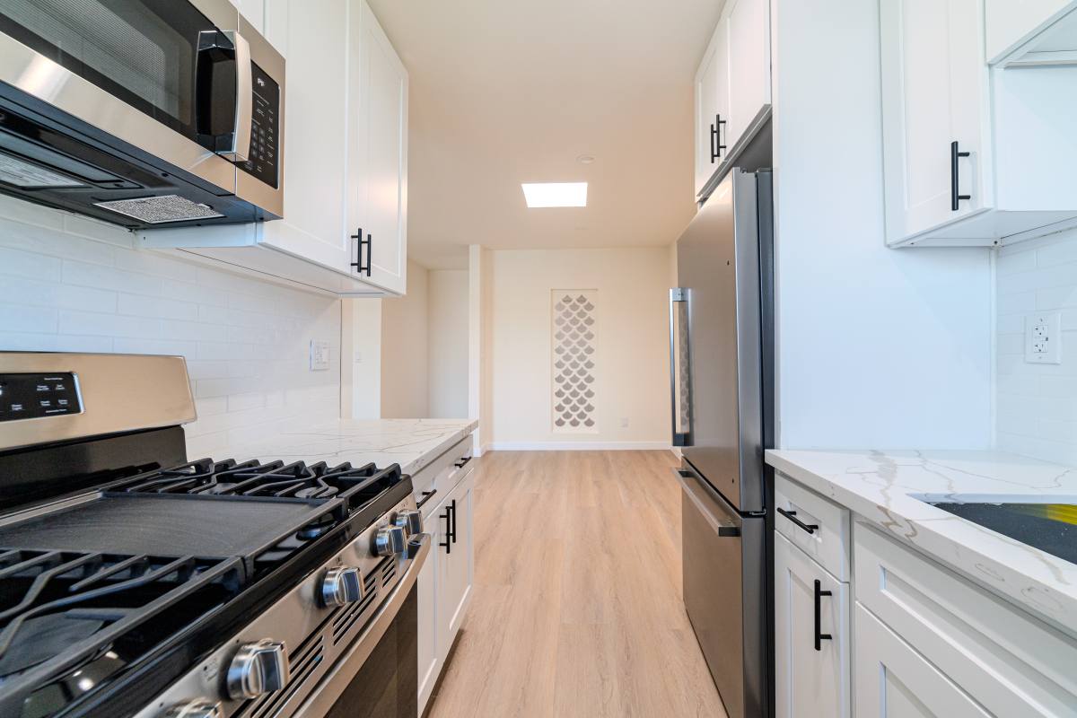Apartment for rent at 2233 S Ridgeley Dr #301, Los Angeles, CA 90016