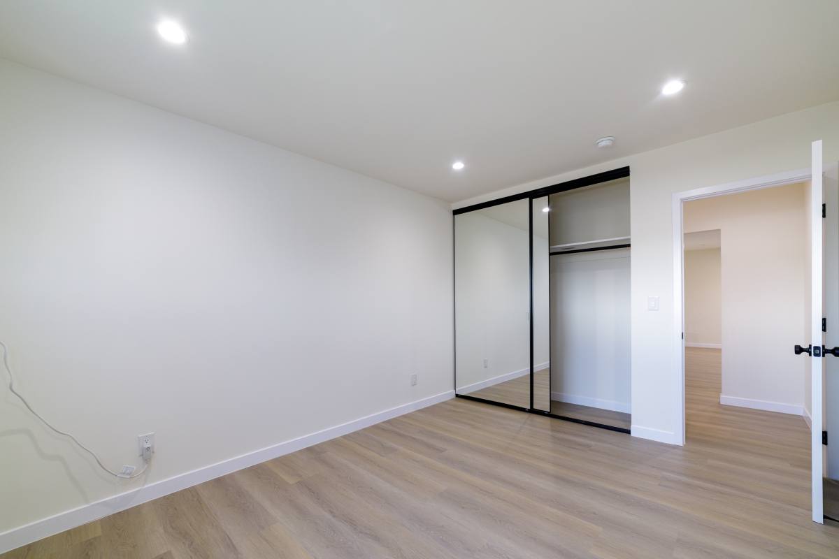 Apartment for rent at 2233 S Ridgeley Dr #301, Los Angeles, CA 90016