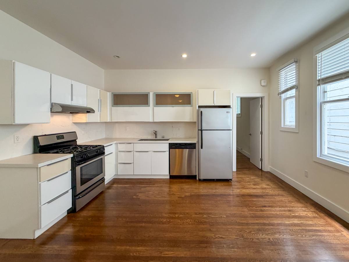 Apartment for rent at 3665A 20th St, San Francisco, CA 94110