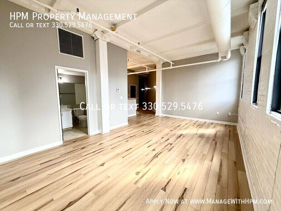 Apartment for rent at 1133 W 9th St #303, Cleveland, OH 44113