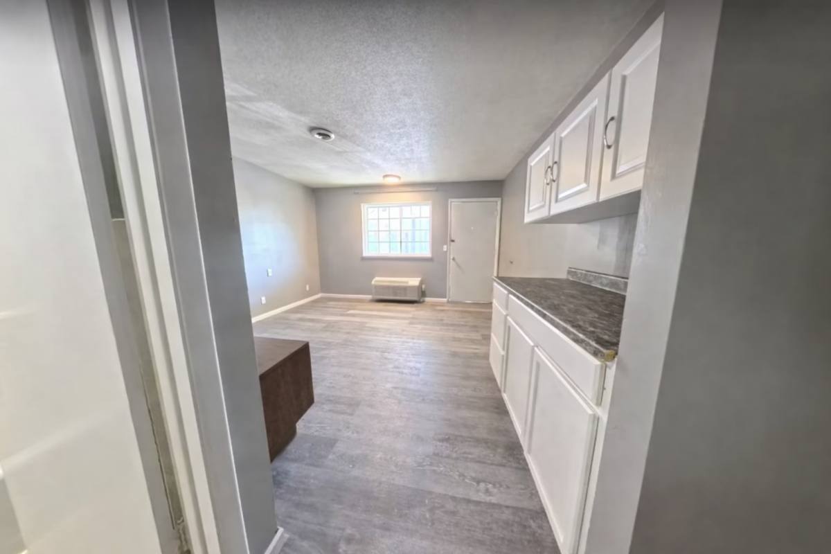 Apartment for rent at 401 N E Ave #7, Columbus, KS 66725