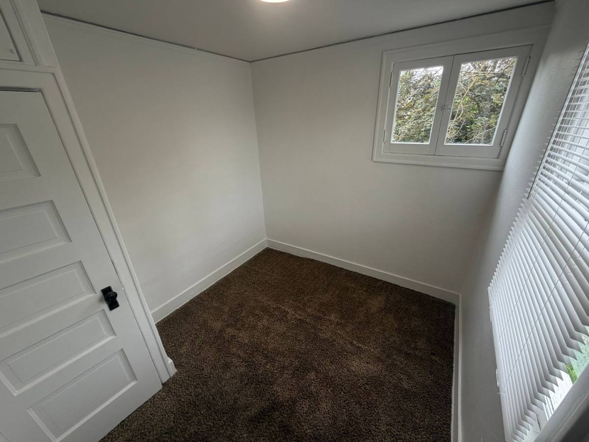 Apartment for rent at 1028 W Augusta Ave, Spokane, WA 99205