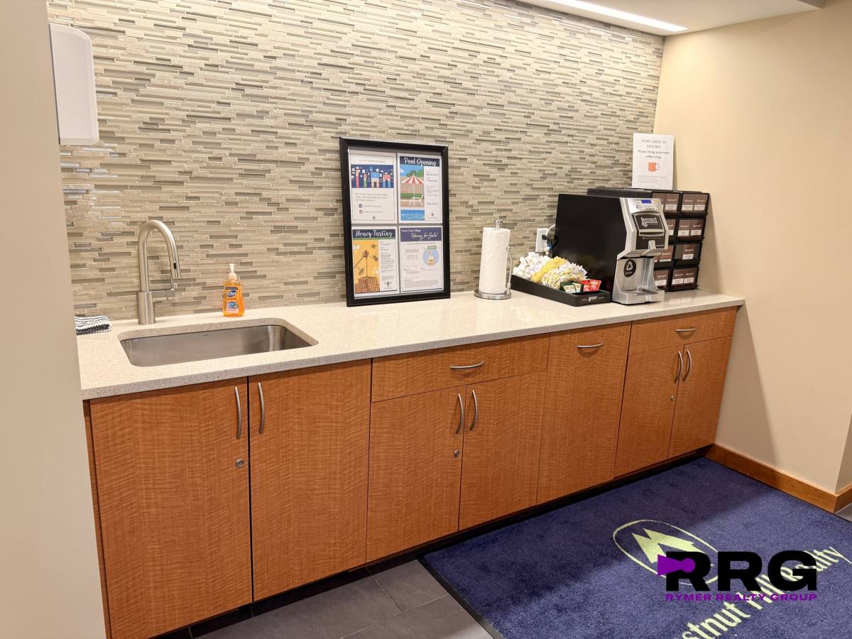 Apartment for rent at 1296 Worcester Rd, Framingham, MA 01702