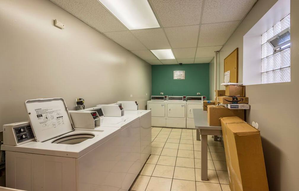 Apartment for rent at 6725 N Sheridan Rd, Chicago, IL 60626