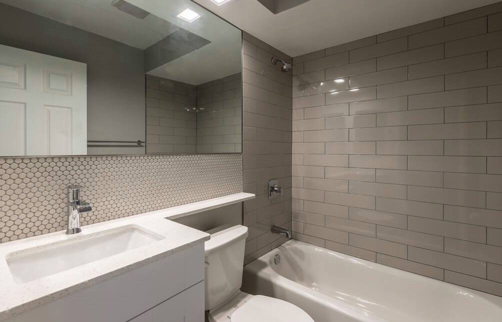 Apartment for rent at 6725 N Sheridan Rd, Chicago, IL 60626