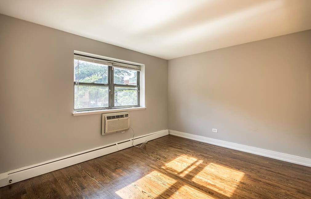 Apartment for rent at 6725 N Sheridan Rd, Chicago, IL 60626