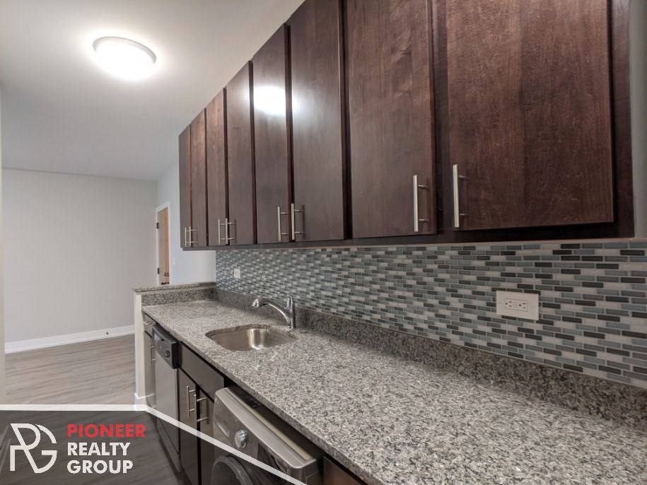 Apartment for rent at 701 W Brompton, Chicago, IL 60657