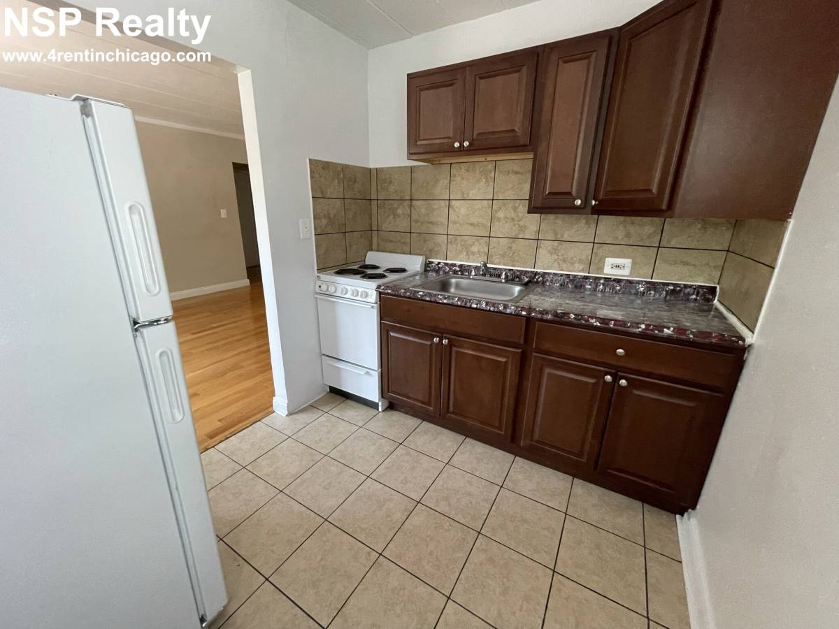 Apartment for rent at 1360 W Touhy, Chicago, IL 60626