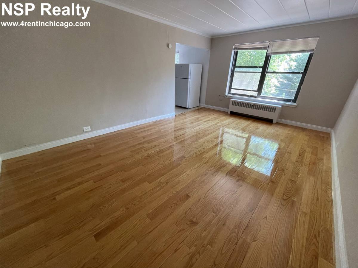 Apartment for rent at 1360 W Touhy, Chicago, IL 60626