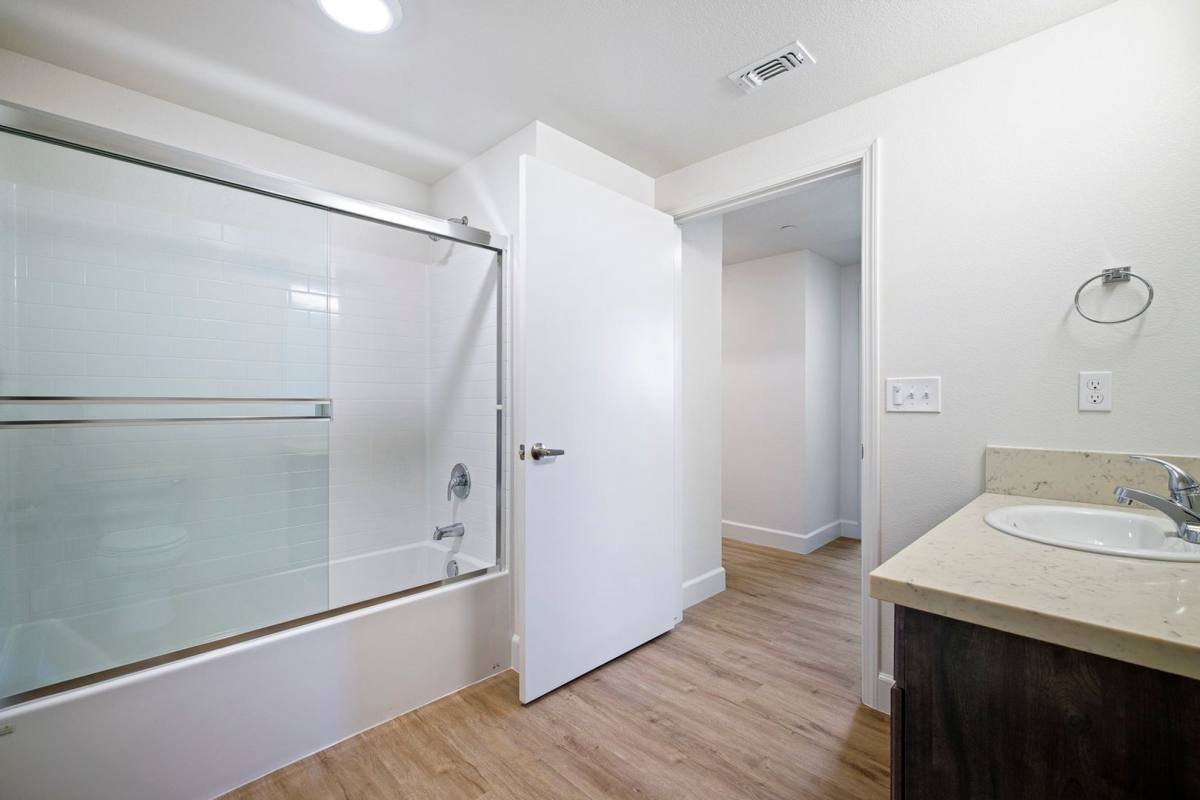 Apartment for rent at 5034 W Bullard Ave, Fresno, CA 93722