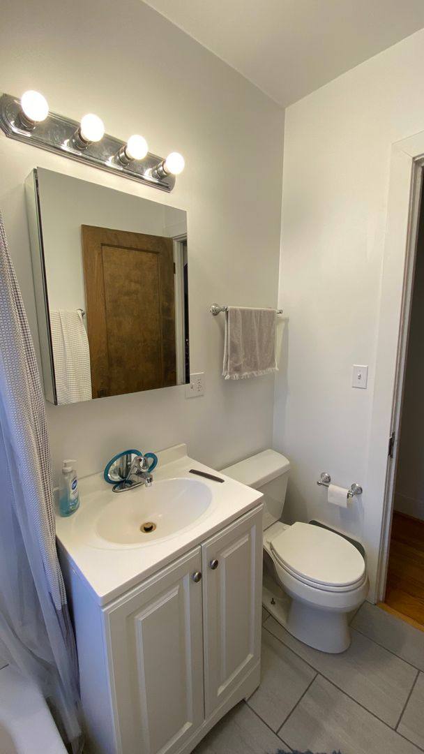 Apartment for rent at 2016 W Berwyn, Chicago, IL 60625