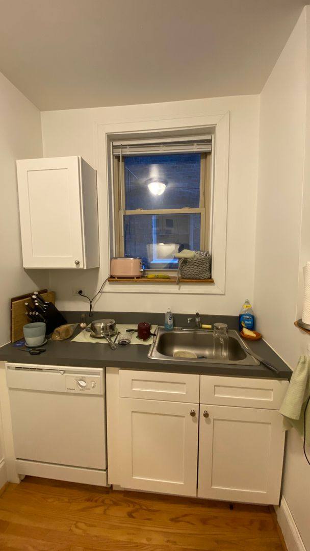 Apartment for rent at 2016 W Berwyn, Chicago, IL 60625