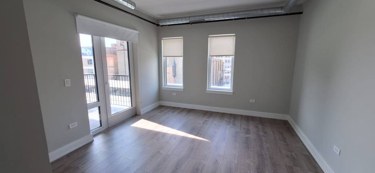 Apartment for rent at 941 W Belmont Ave, Chicago, IL 60657