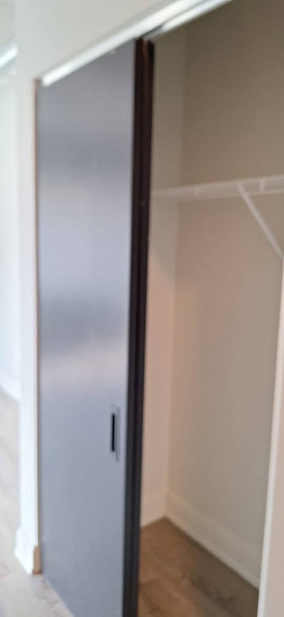Apartment for rent at 941 W Belmont Ave, Chicago, IL 60657