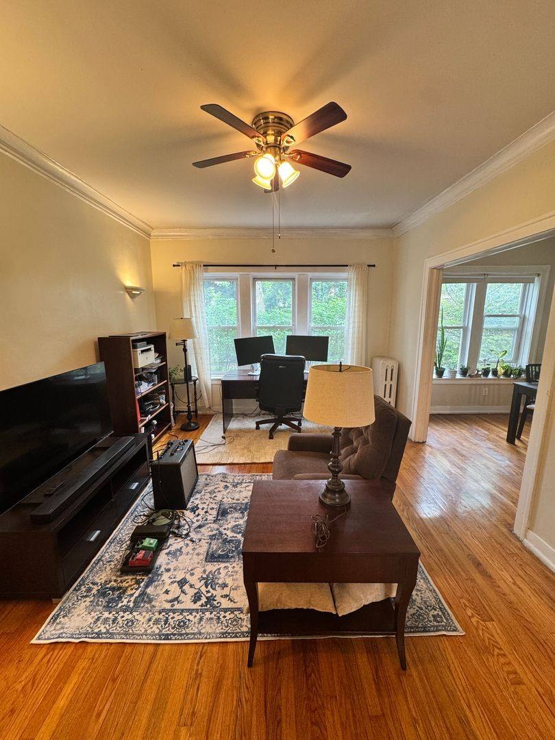 Apartment for rent at 613 W Arlington Place, Chicago, IL 60614