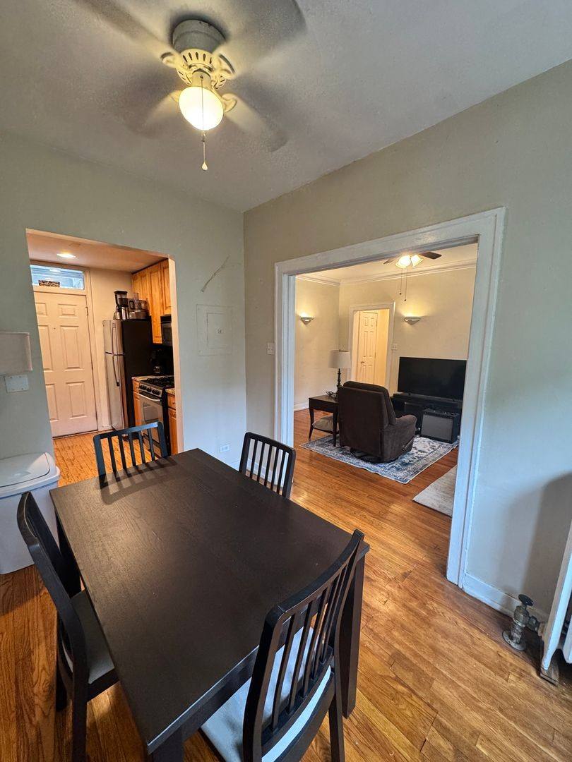Apartment for rent at 613 W Arlington Place, Chicago, IL 60614