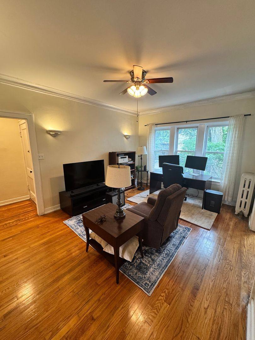 Apartment for rent at 613 W Arlington Place, Chicago, IL 60614