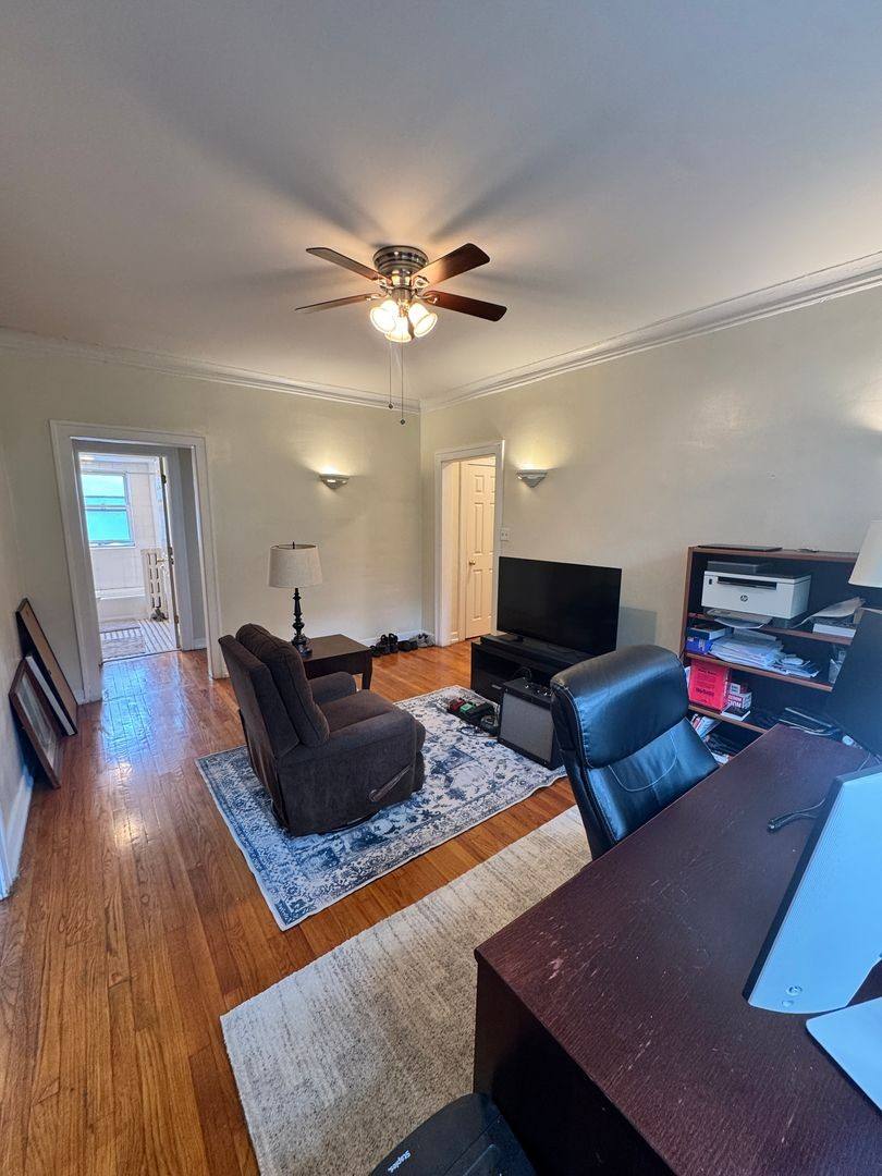 Apartment for rent at 613 W Arlington Place, Chicago, IL 60614