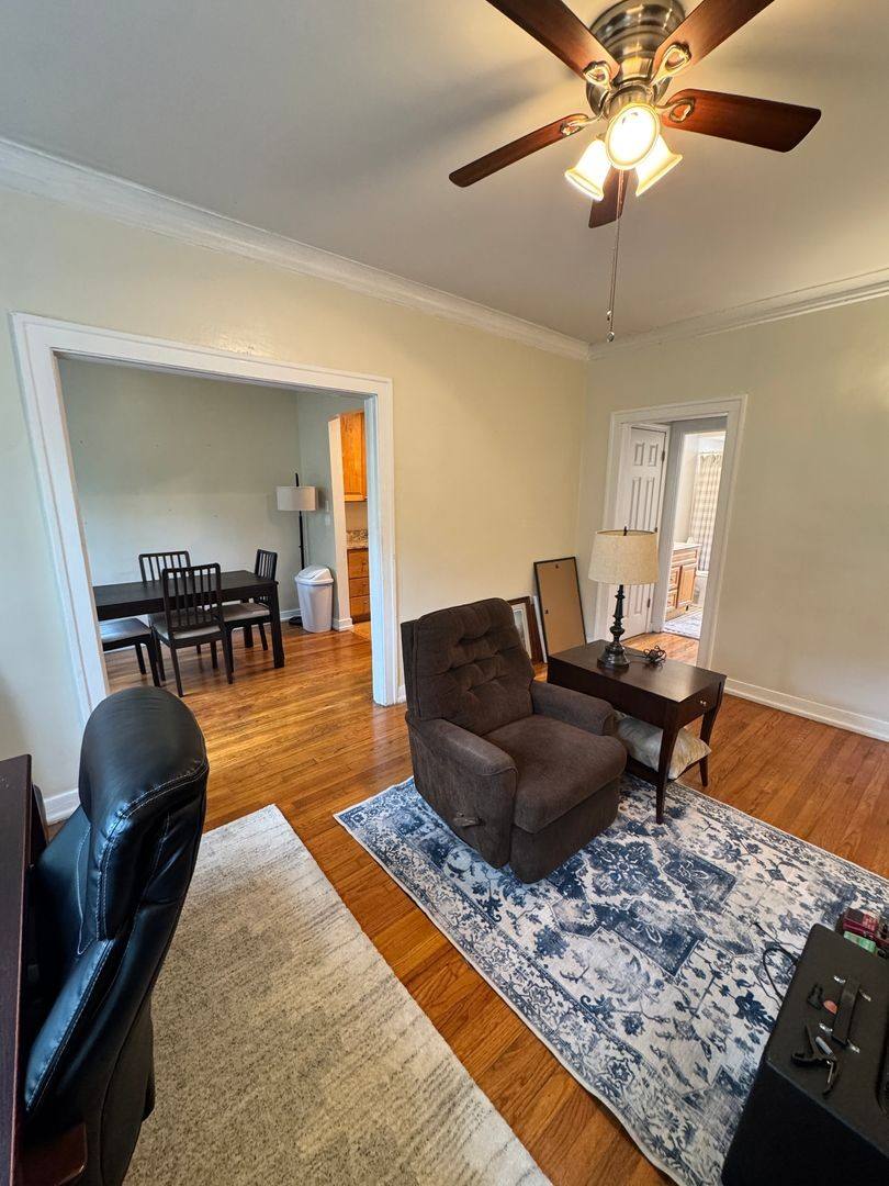 Apartment for rent at 613 W Arlington Place, Chicago, IL 60614