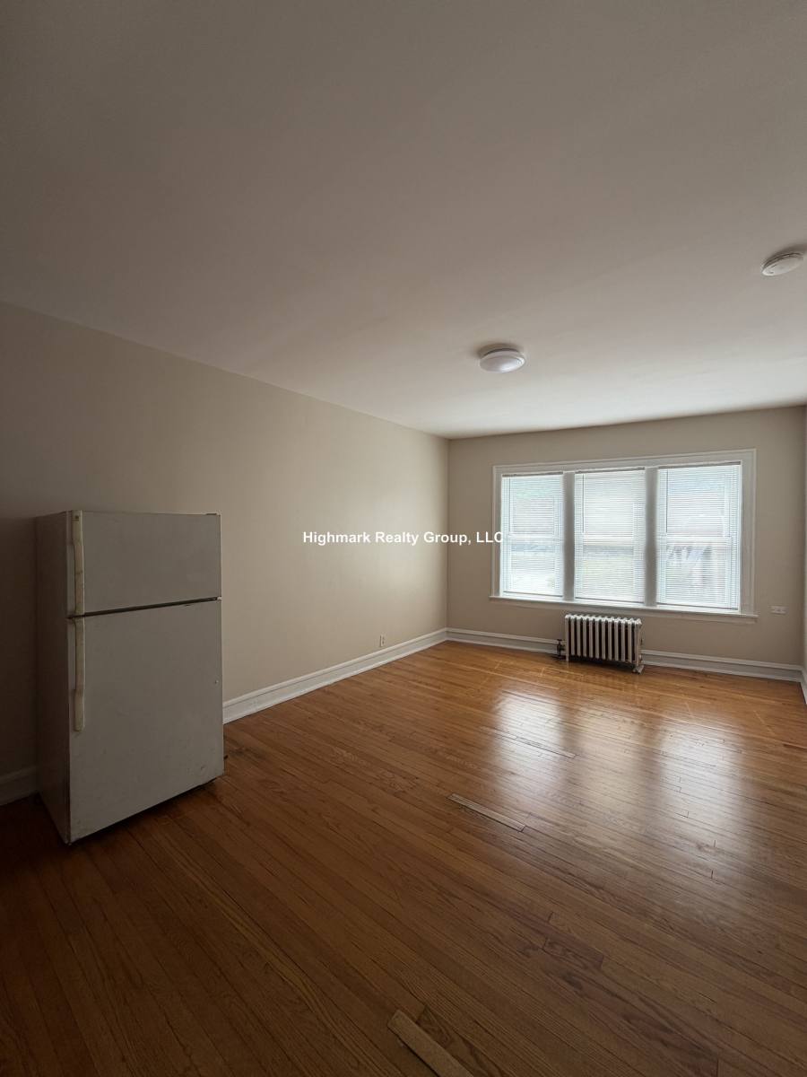 Apartment for rent at 1145 W Morse, Chicago, IL 60626