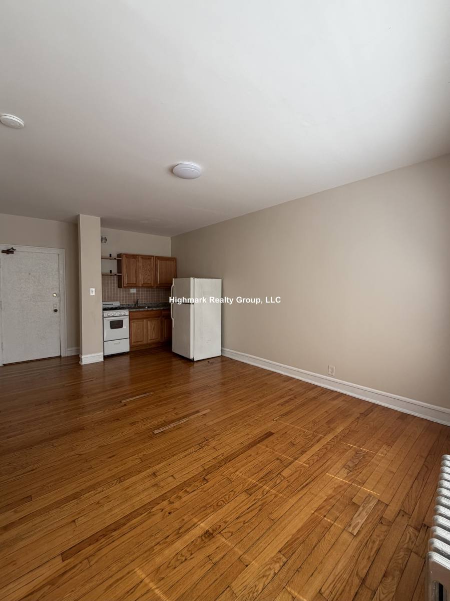 Apartment for rent at 1145 W Morse, Chicago, IL 60626