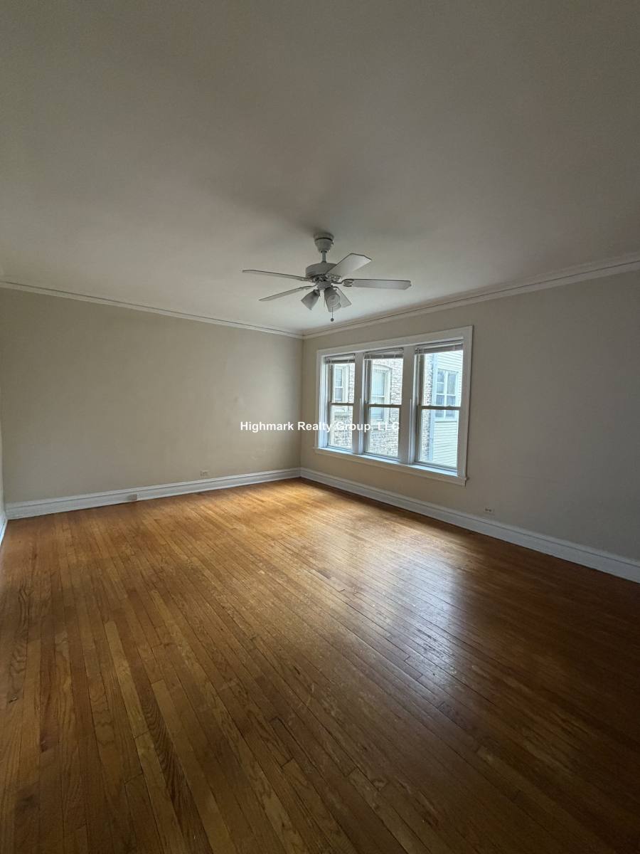 Apartment for rent at 1421 W Farwell Ave, Chicago, IL 60626