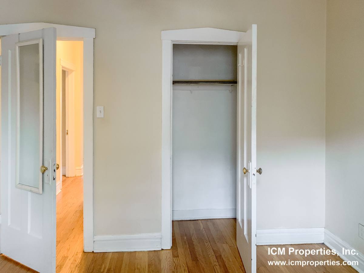 Apartment for rent at 1941 W Winnemac Ave #1, Chicago, IL 60640