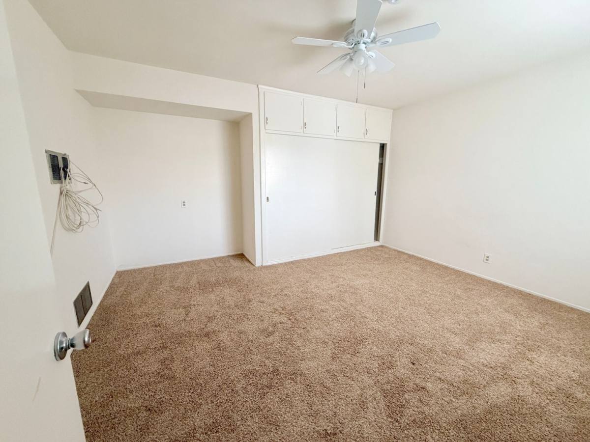 Apartment for rent at 200 E Dryden St, Glendale, CA 91207