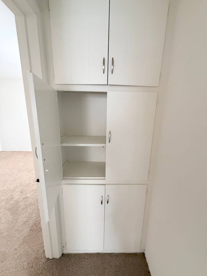 Apartment for rent at 200 E Dryden St, Glendale, CA 91207