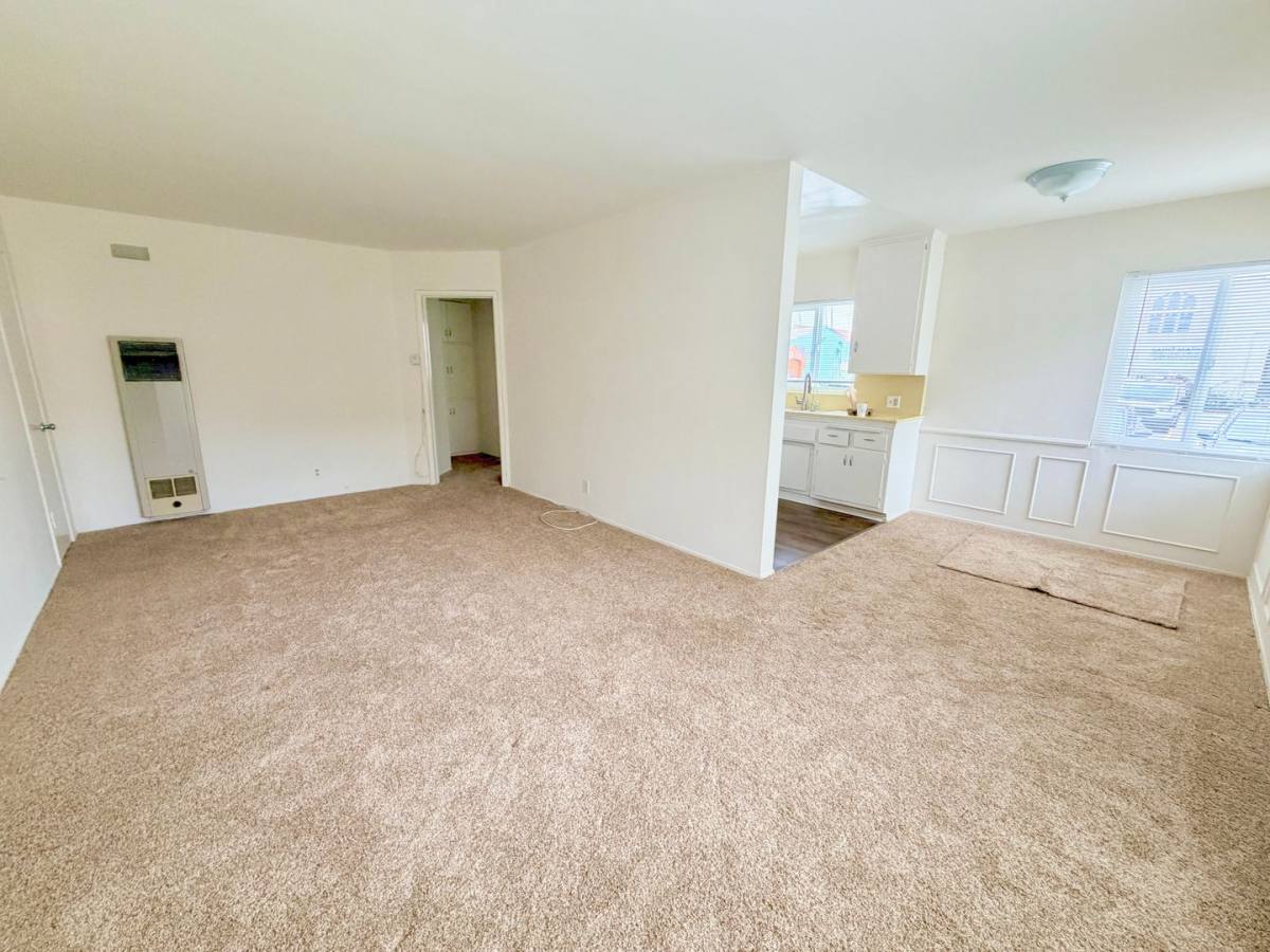 Apartment for rent at 200 E Dryden St, Glendale, CA 91207