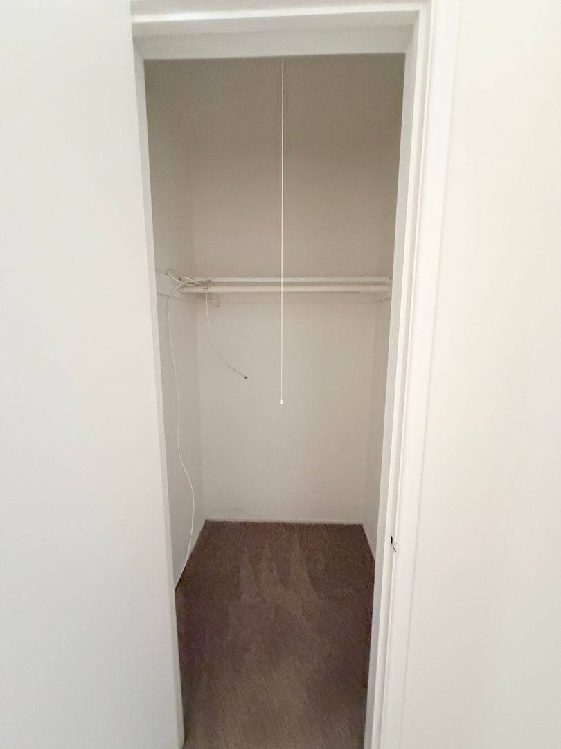 Apartment for rent at 200 E Dryden St, Glendale, CA 91207