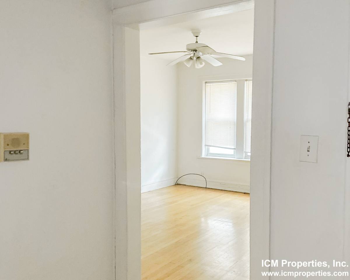 Apartment for rent at 5032 N Wolcott Ave #1, Chicago, IL 60640
