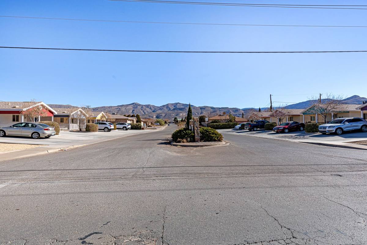 Apartment for rent at 800 Sherwood Dr, Alamogordo, NM 88310