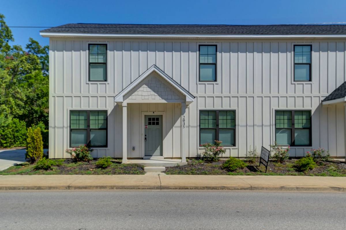 Townhouse for rent at 2035 Rosewood Dr, Columbia, SC 29205