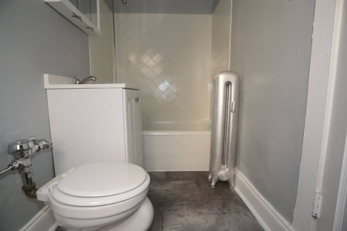Apartment for rent at 4602 N Beacon Ave #3A, Chicago, IL 60640
