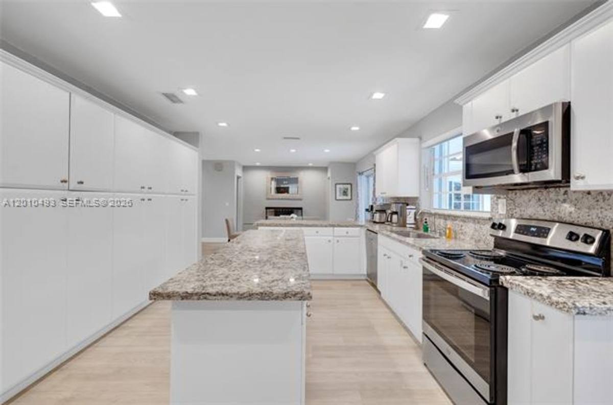 House for rent at 7711 Coquina Dr, Miami Beach, FL 33141